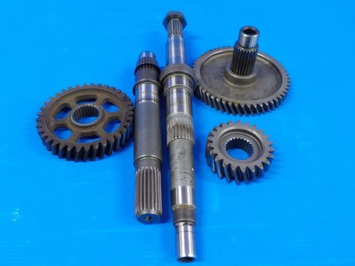 Gear shaft group - rear, wheel